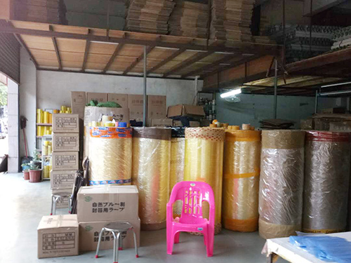 透明(ming)膠帶生産車間(jiān)